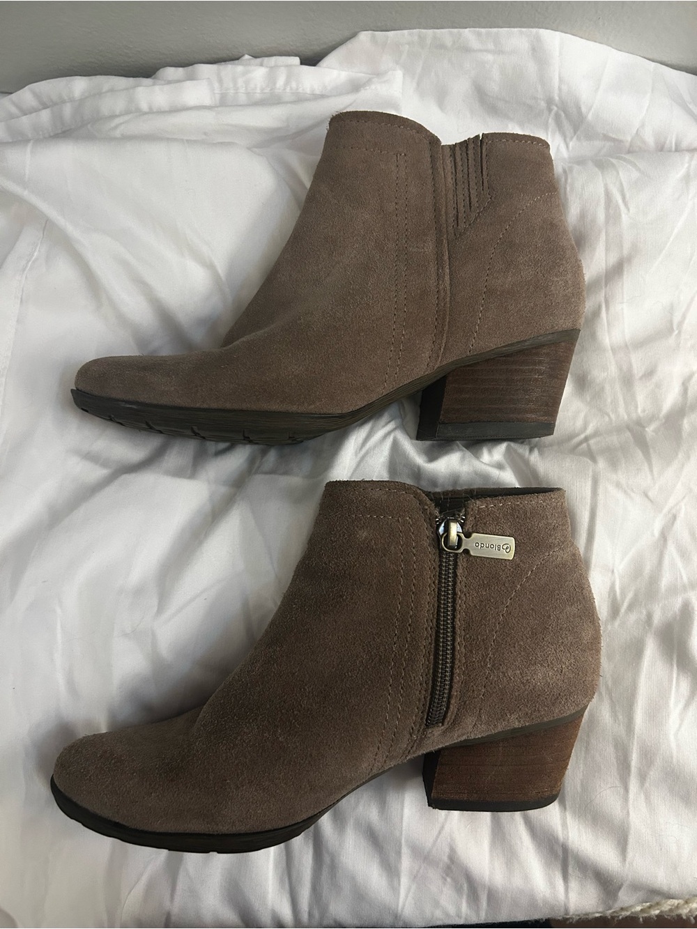 Blondo Taupe Suede Waterproof Ankle Booties Block Heel Boots Size 6.5
